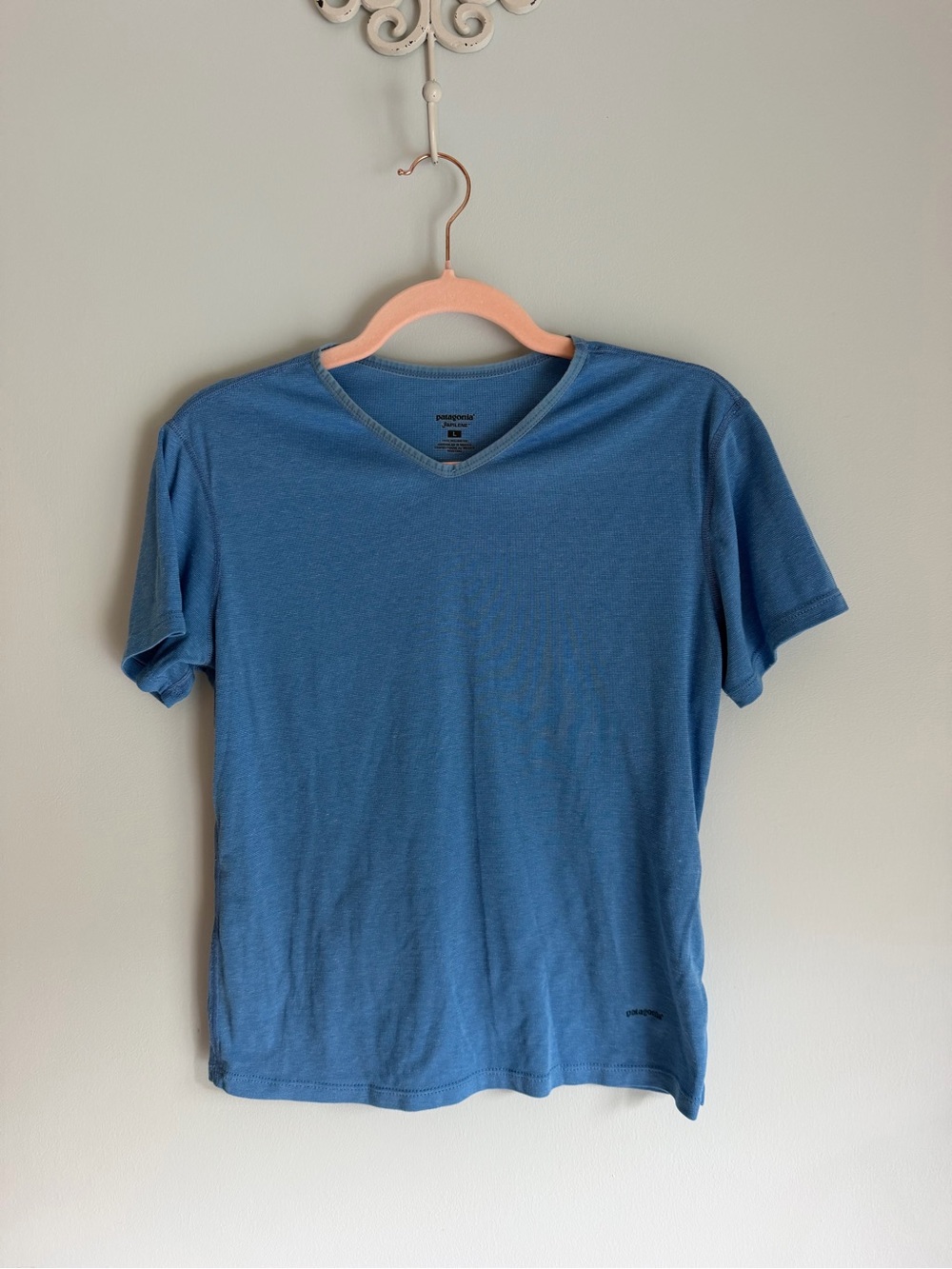 Patagonia Alpilene L Blue V-Neck T-Shirt